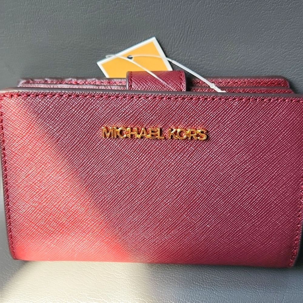 Michael Kors Leather Bifold Wallet